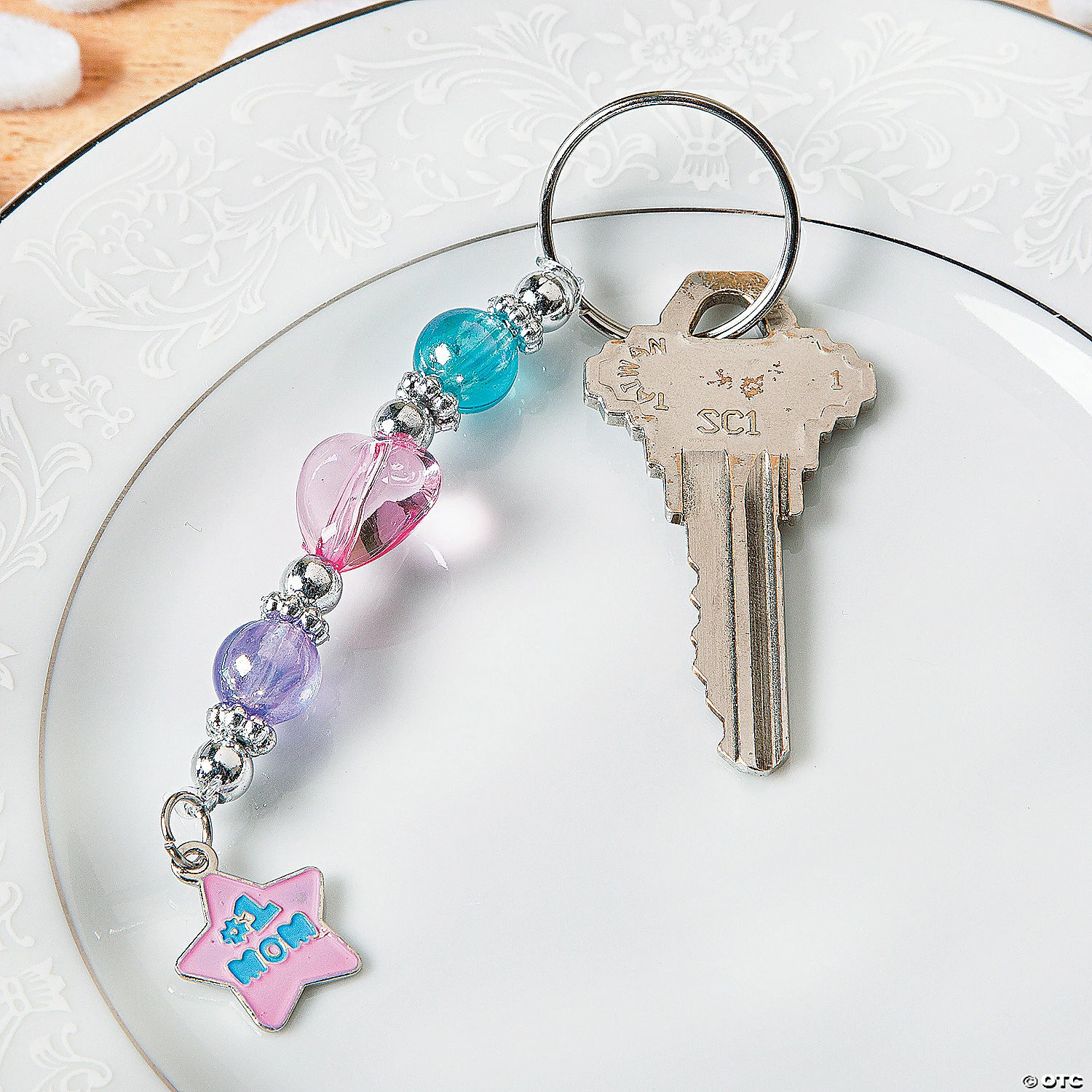 Deals π #1 Mom Beaded Keychain Craft Kit - Makes 12 π - Image 3