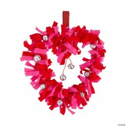 Promo ⌛ Fleece Tied Valentine Heart Wreath Craft Kit - Makes 3 🎉